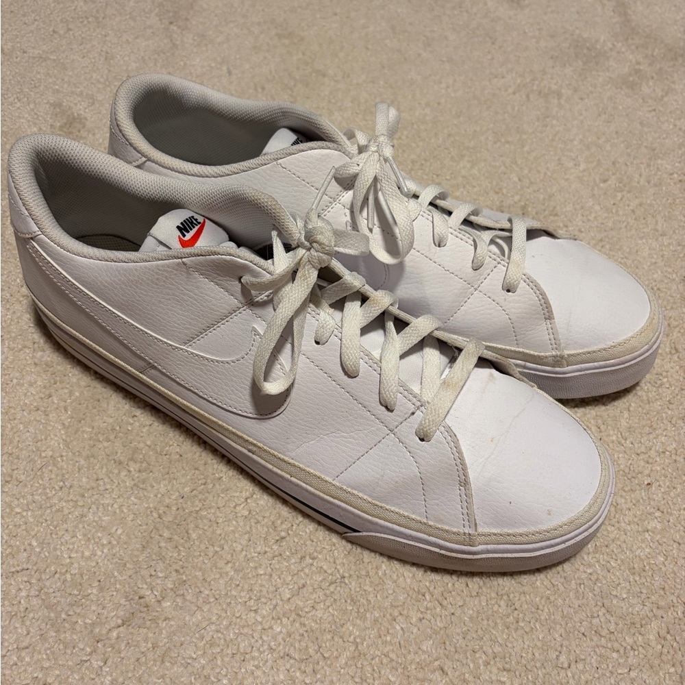 Nike Men’s White Low-Top Sneakers with Subtle Orange Logo